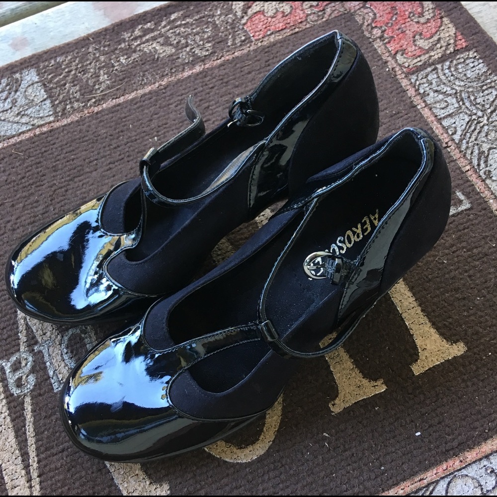 Aerosols, Size 6M heels